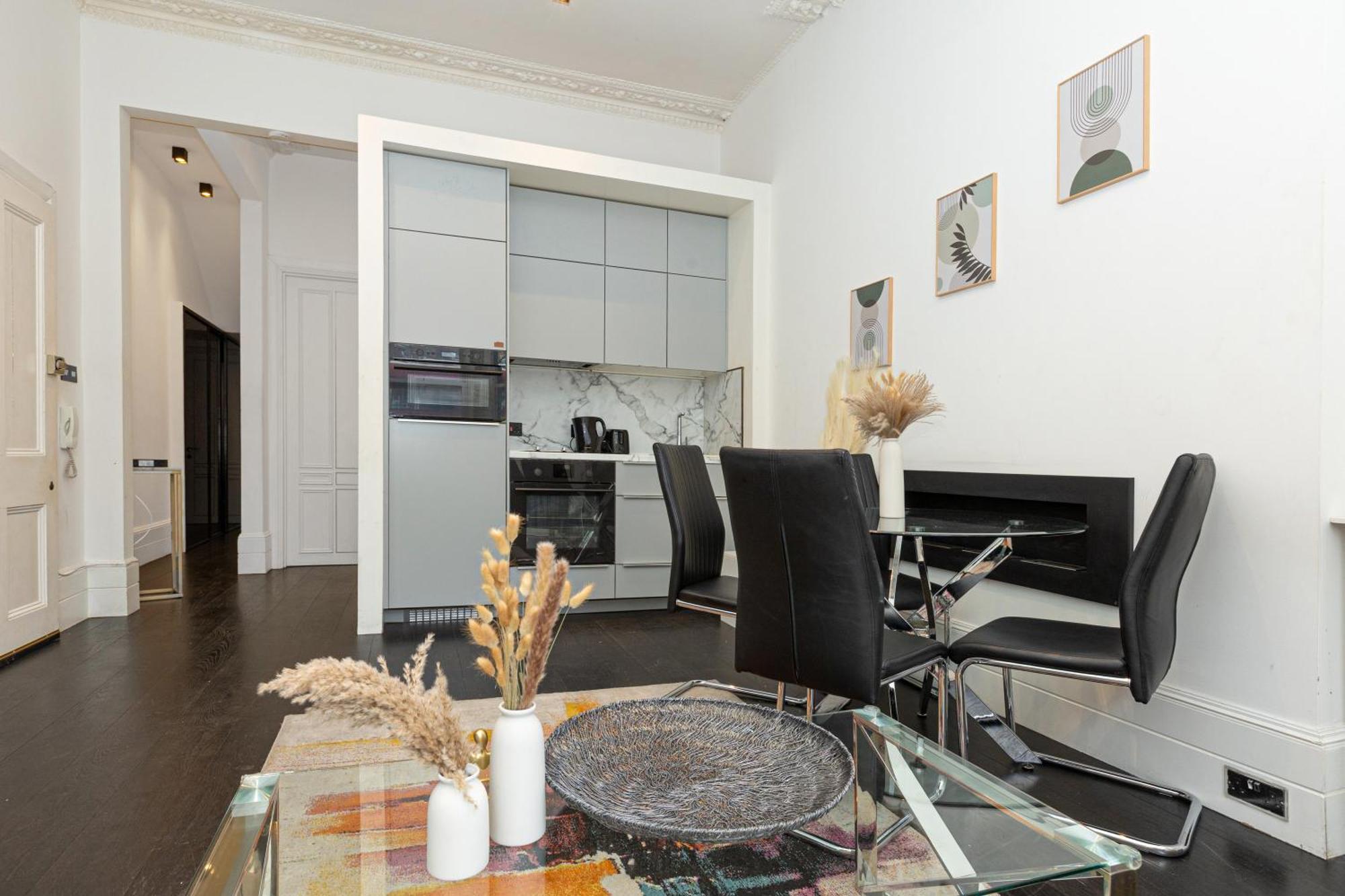 Lovely 2br Flat In Kensington, 2 Minutes Tube Appartamento Londra